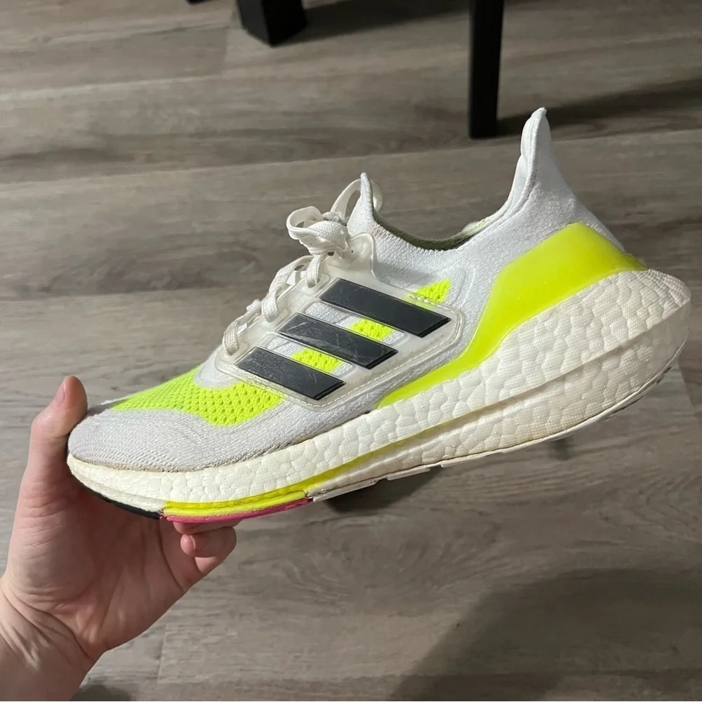 Adidas UltraBoost 21 White Solar Yellow Black Mens Size 6 Women’s Size 8 FY0377
